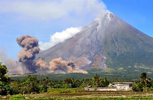 菲律賓馬榮火山安全警戒二級 外交部籲暫勿前往