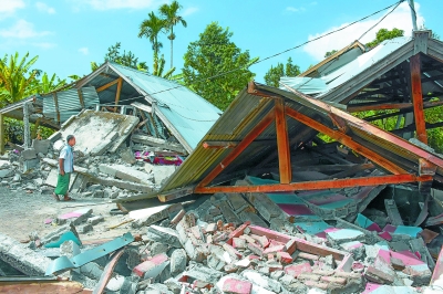 印尼地震 560遊客續困活火山