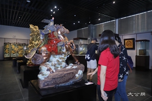 首届粤港澳大湾区工艺美术博览9月举行 逾万件精品亮相