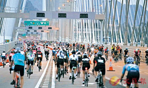 第四屆香港單車節昨日舉行，約5,400名車手參與，人數破歷年紀錄.jpg