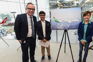 悉尼一男孩要開航空公司 澳航CEO與其打成協議