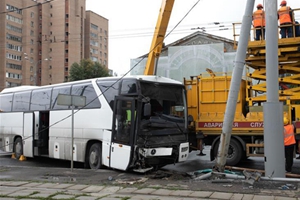 中國一旅行團在莫斯科發生車禍 10餘人受傷