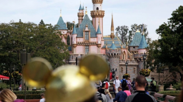 美國迪士尼樂園加價最高達25% 高峰期入場需149美元