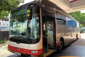 新加坡巴士開始接送確診患者，內部設施大改造