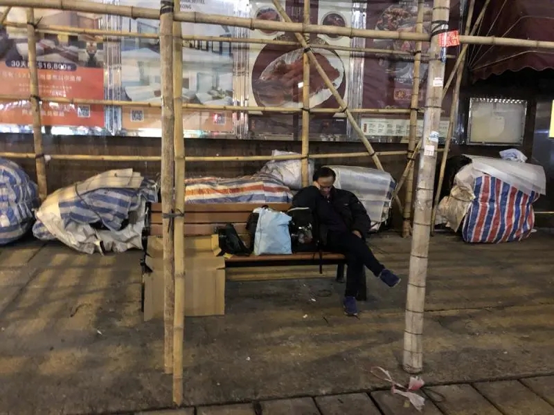 香港65%受訪無家者，疫下失業露宿街頭