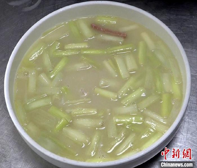 “濟南湯菜之冠”奶湯蒲菜：大明湖畔孕育出北方柔情
