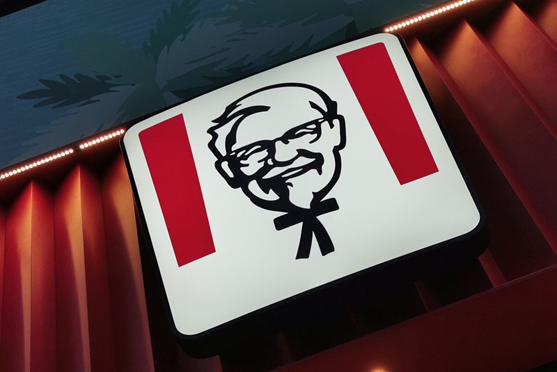 肯德基傳奇CEO去世，曾將肯德基從鄉村炸雞店打造成全球快餐連鎖巨頭