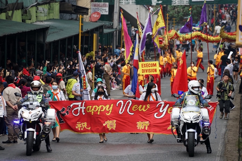 菲律賓北部城市碧瑤舉辦盛大遊行慶祝中國春節