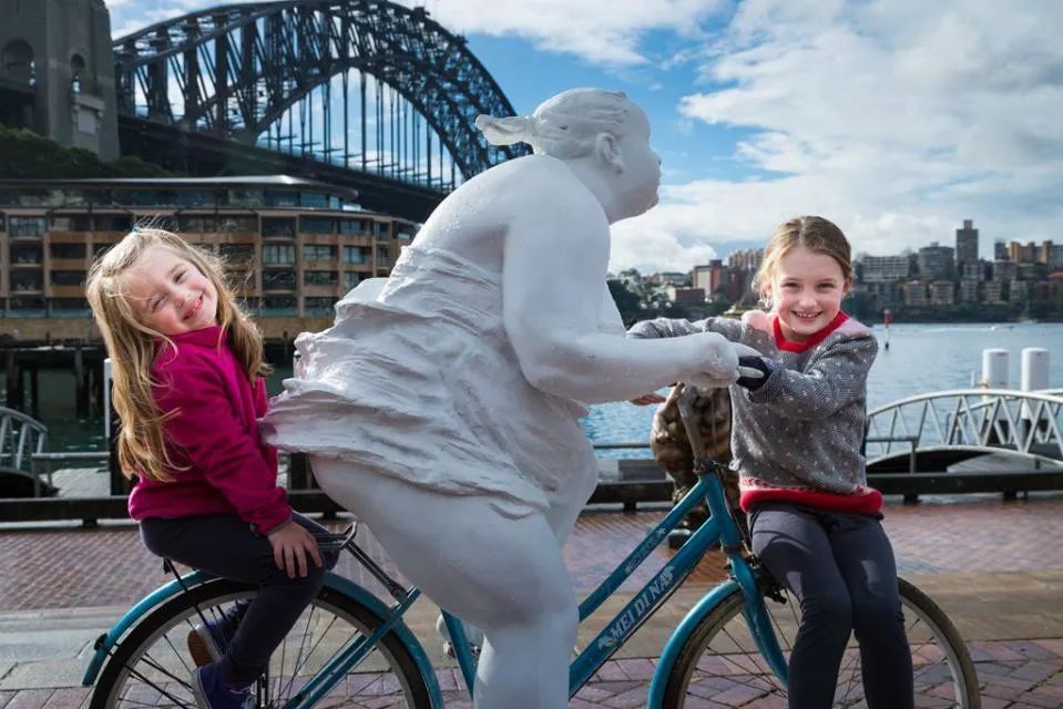 肥女雕塑在悉尼展出.jpg