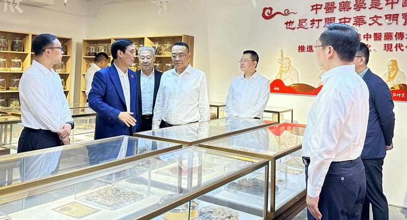 四川省達州市嚴衛東市長率達州代表團到訪香港四川總商會、四川特色產品香港展銷中心