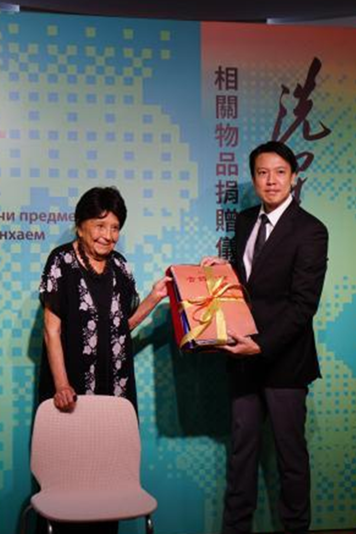 哈薩克斯坦音樂家之女向澳門捐贈冼星海珍貴物品