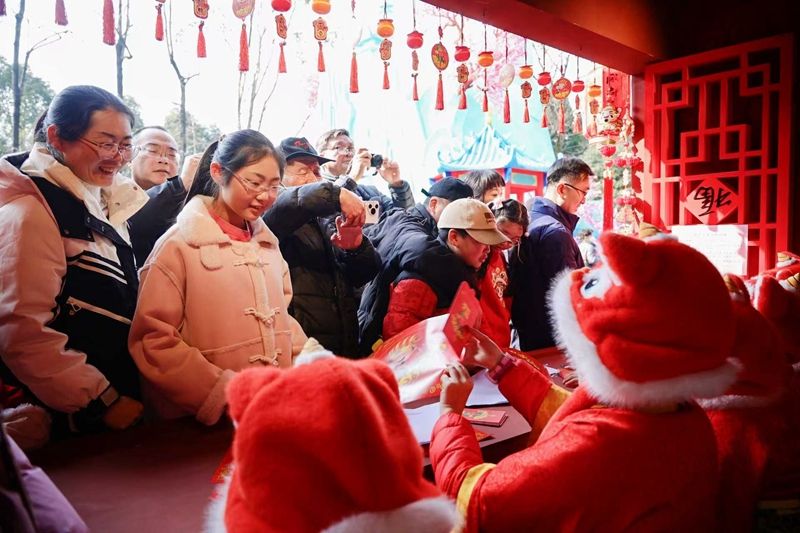 人气狂飙！武侯祠庙会成春节顶流2.jpg