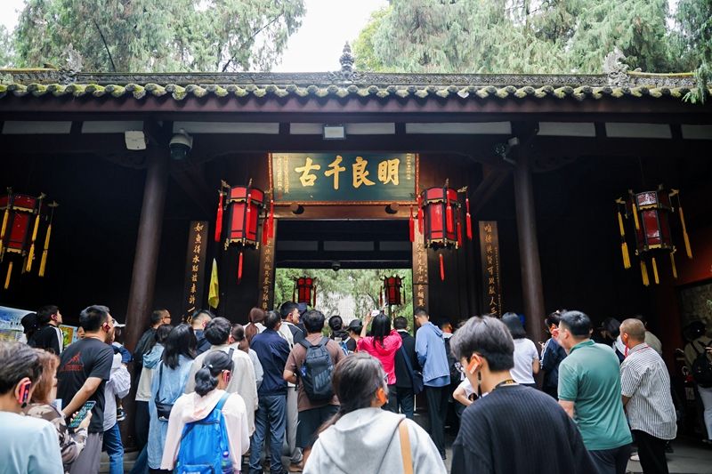 武侯祠游客参观2.jpg