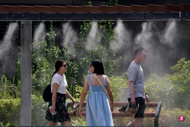 JAPAN-WEATHER-HEAT-062117.jpg