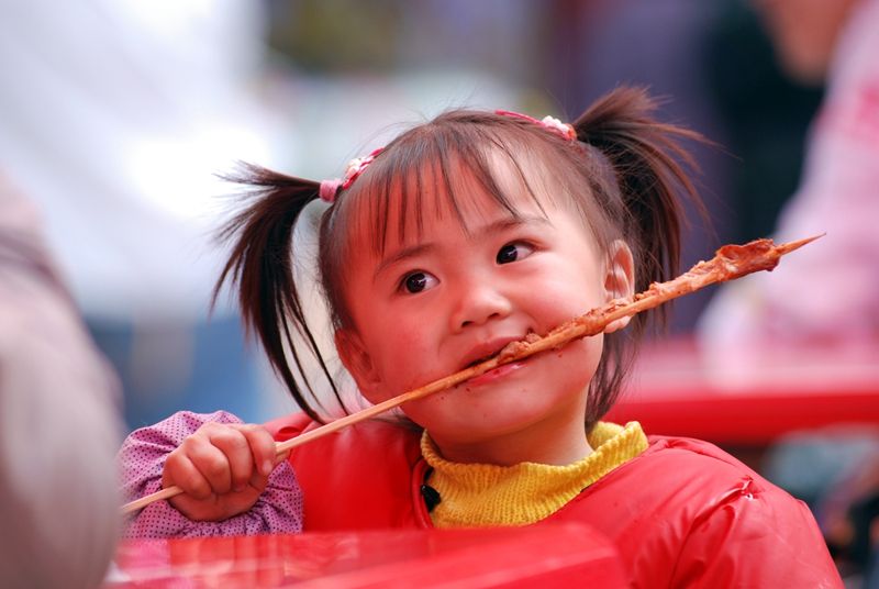 2013成都大庙会 吃客百态（李玲摄） (1).JPG