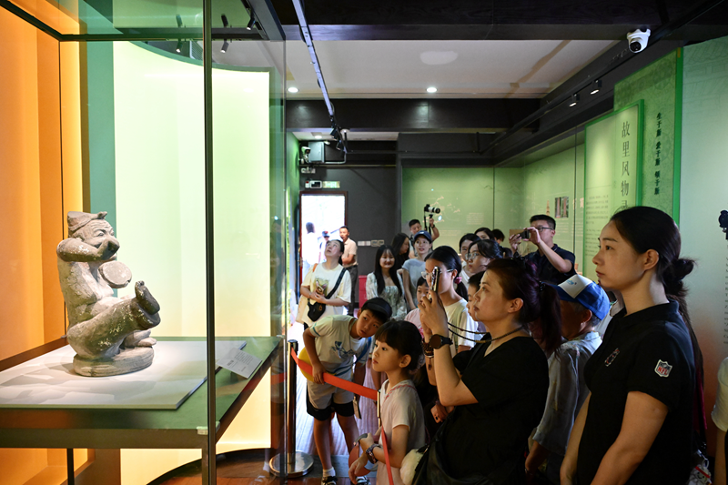 1787206910467715.png 观众观展3.png