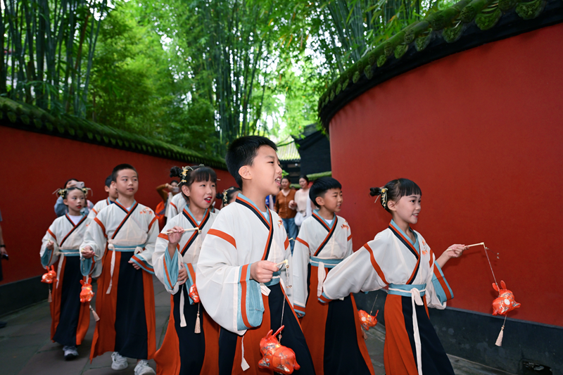 武侯祠博物馆中秋活动——兔子灯巡游2.png